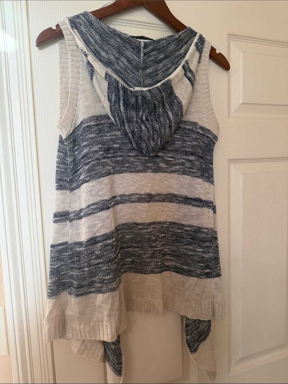 Absolutely Creative Worldwide Sleeveless Hooded Knit Vest - Cream & Navy